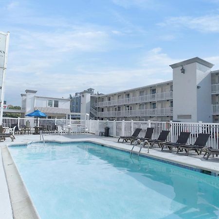 Oceans 2700 Hotel Virginia Beach Exterior photo