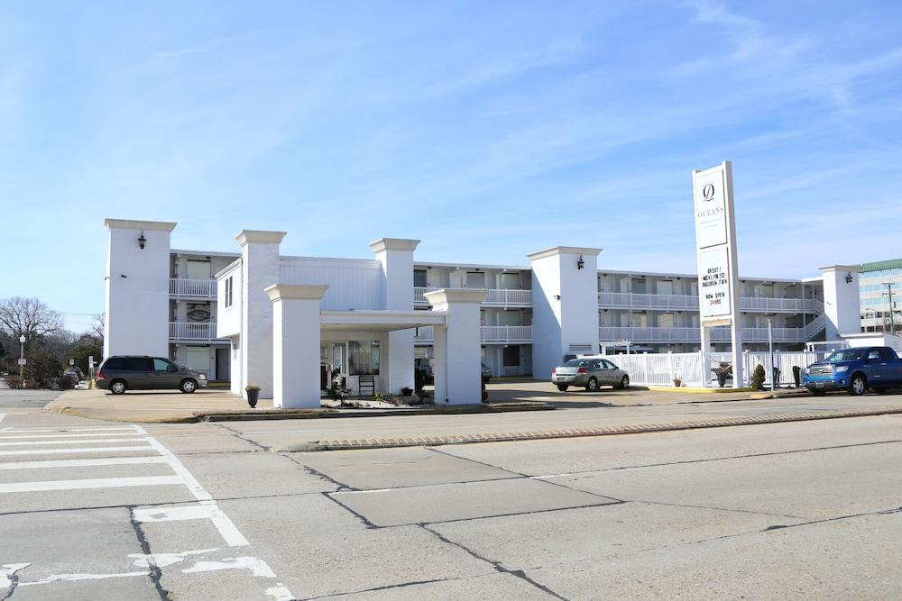 Oceans 2700 Hotel Virginia Beach Exterior photo