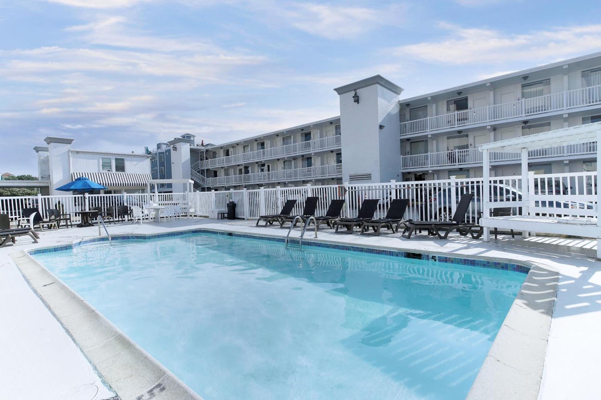 Oceans 2700 Hotel Virginia Beach Exterior photo