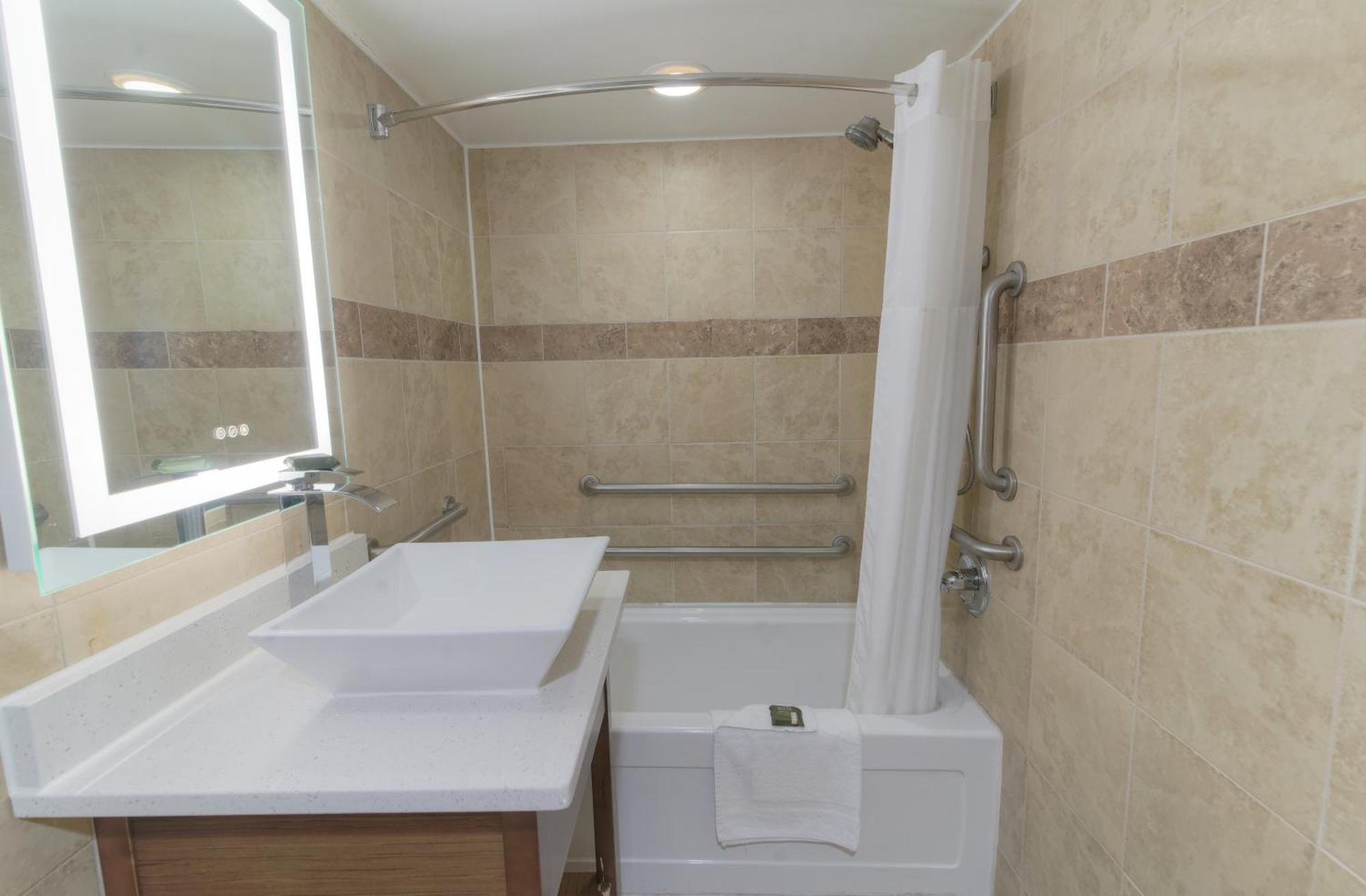 Oceans 2700 Hotel Virginia Beach Exterior photo